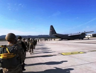 Έλληνες αλεξιπτωτιστές για πρώτη φορά στη διεθνή εβδομάδα άλματος στη Γερμανία